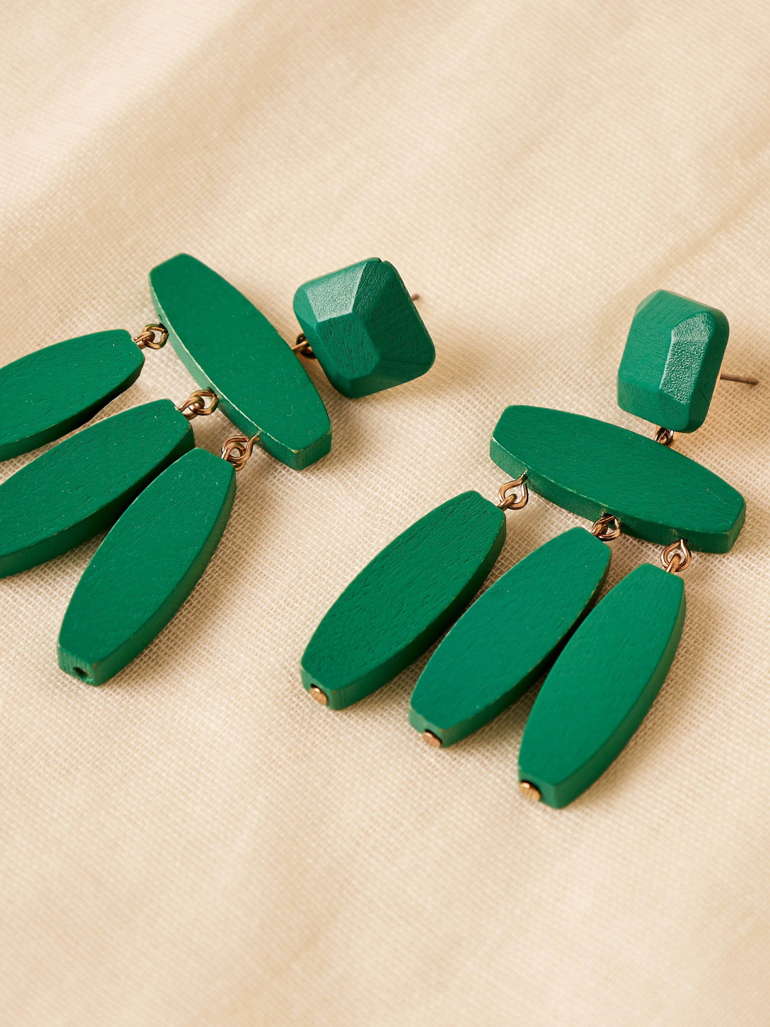 Boucles D'Oreilles En Ardoise De Bois Vêtements Apricot