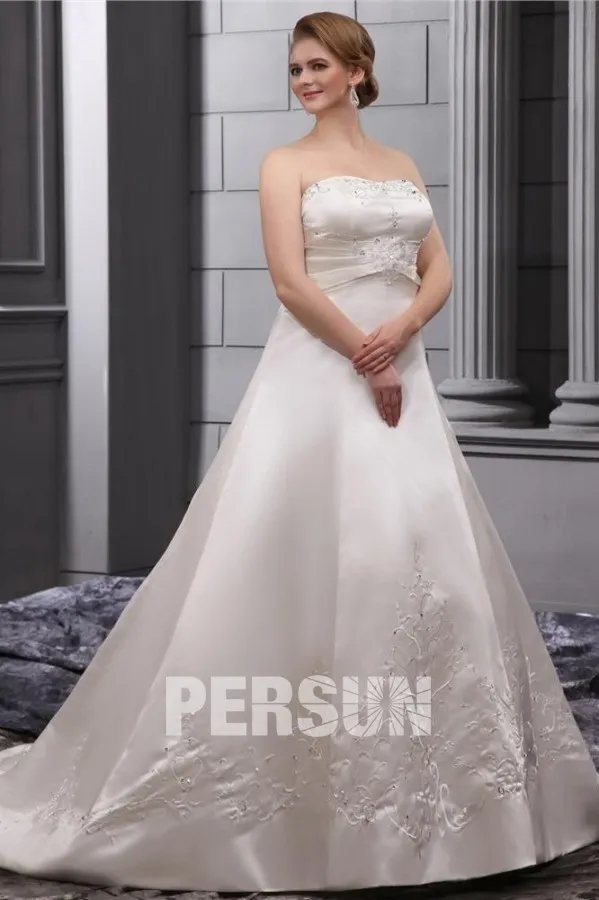 Robe de mariée grande taille en satin bustier pailleté avec broderie