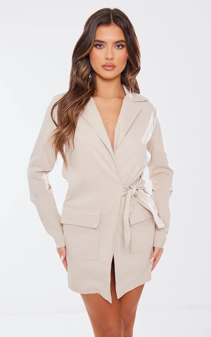 Robe style cargo gris pierre à poches utilitaires